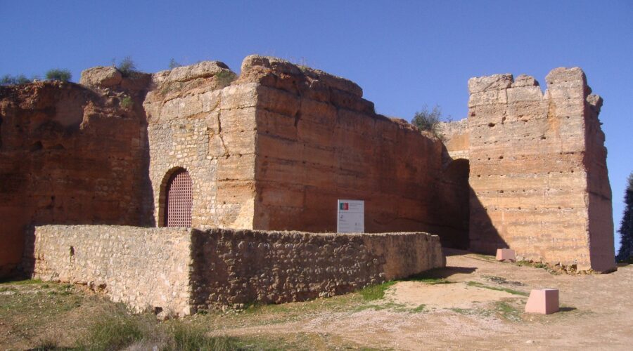 Paderne Castle Trail: A Free Moorish Fortress Walk Near Albufeira