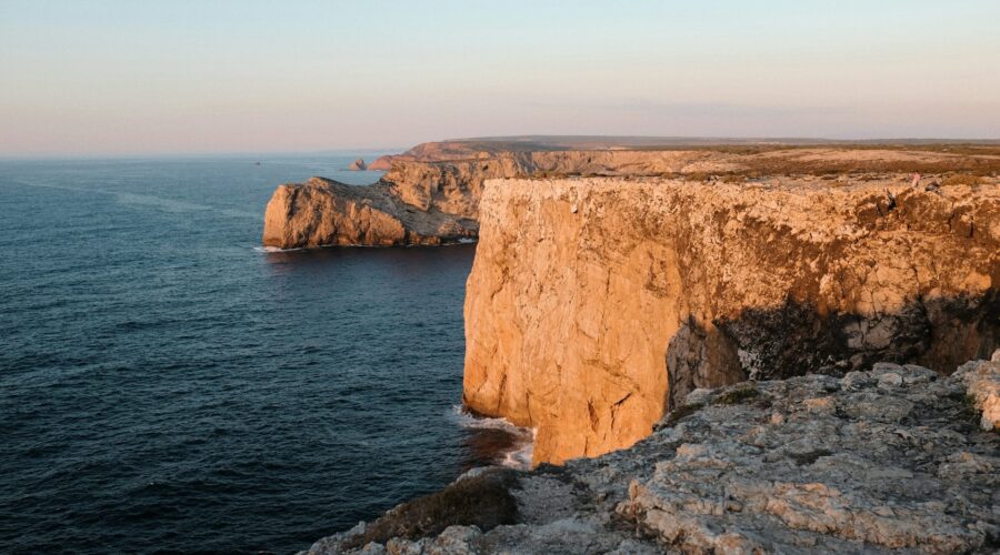 April Light in the Algarve: Sunset and Sunrise Times That Change Everything