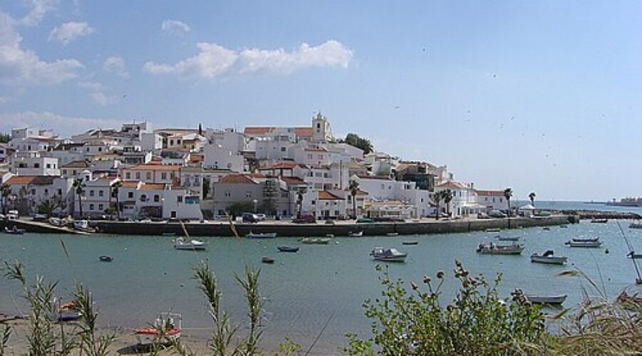 Ferragudo: The Fishing Village Across From Portimão That Time Forgot