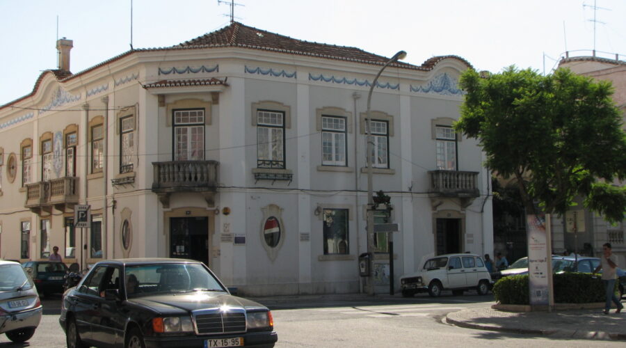Loulé Old Town: Cobbled Lanes, Market Halls and Rooftop Views