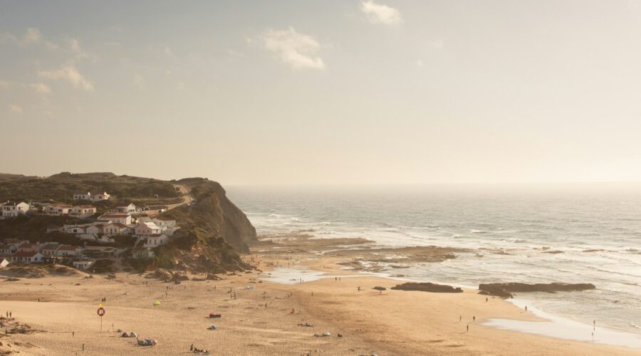 Praia de Monte Clérigo: The West-Coast Cliff Beach With Built-in Sunset