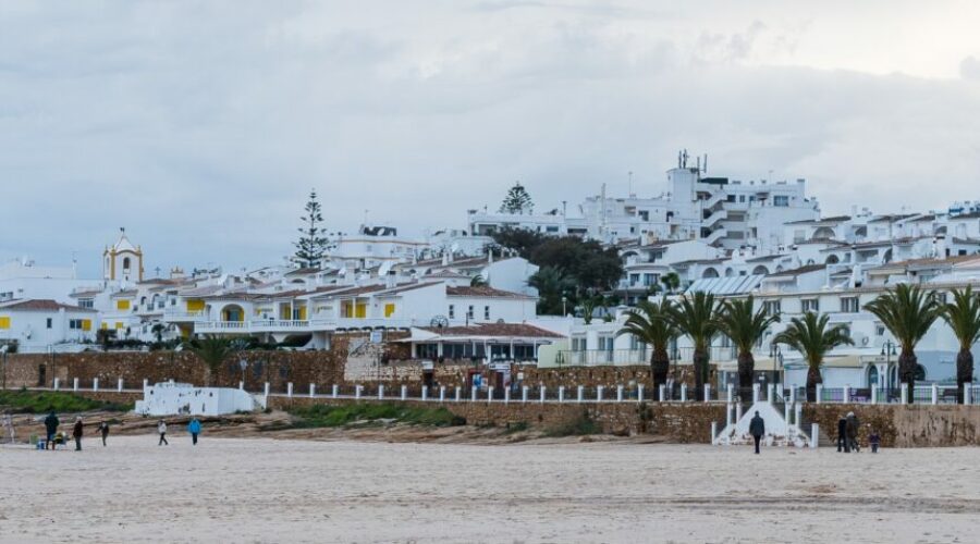 Praia da Luz Boardwalk: Sunset Strolls by the Sea